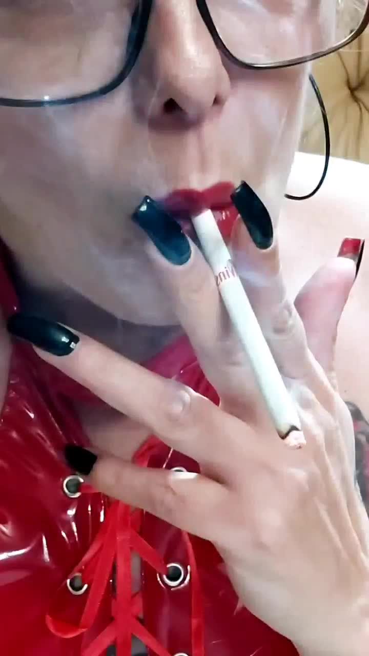 Lady Smoker Milf PVC-Vinyl, Extreme Close-Ups & Coughing Fetish Videos |  iWantClips.com